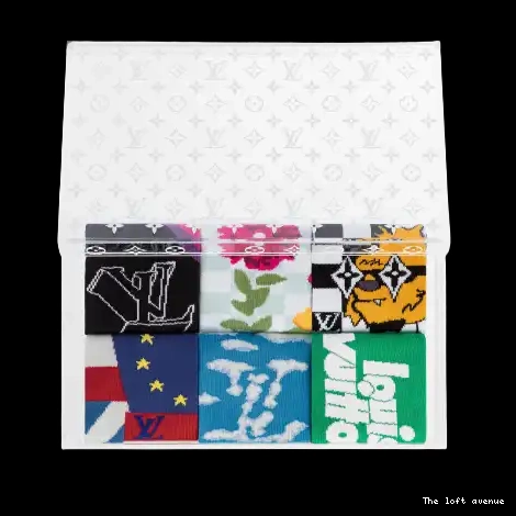 CUSTOM BOX WITH LV SOCKS 0707